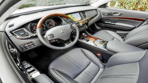 The phantom V8 sedan that history barely recorded