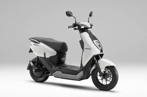 「50cc生産終了」乗り換えの大本命! 22万円のホンダ電動バイク、原付免許で乗れるヤマハ125cc…ほか【次世代原付の人気記事ベスト3】（2026年2月版）