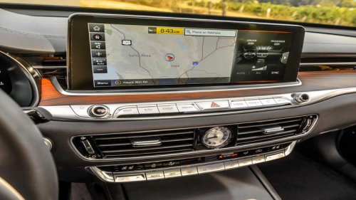 The phantom V8 sedan that history barely recorded