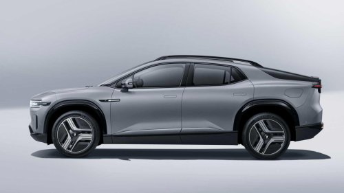 The Deepal E07 family SUV that can turn into a pickup truck