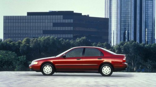 Honda, Honda Odyssey, The first-gen Honda Odyssey lacked the one feature minivans should have