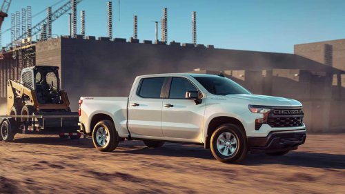The most efficient non-hybrid full-size truck you can buy in 2026 is a diesel Chevrolet