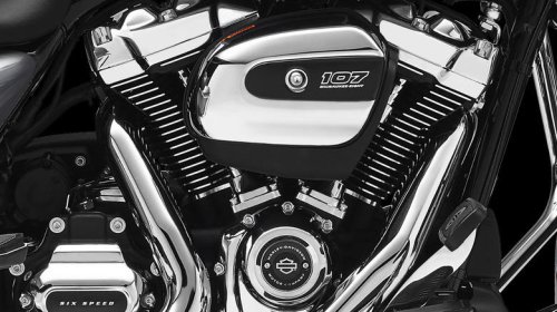 Why does Harley-Davidson's Milwaukee-Eight engine have four spark plugs?