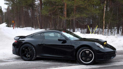 Second-generation Porsche 911 Dakar spied for the very first time