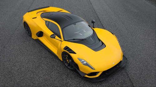 The first American car to break 200 mph