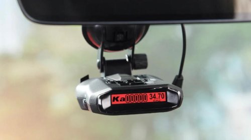If you hate touchscreens in your car, these 5 dashboard gadgets are for you