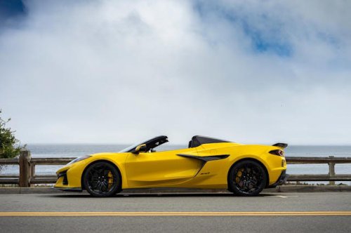 Six-speed TREMEC manual for C8 Corvette is not real, per Corvette chief
