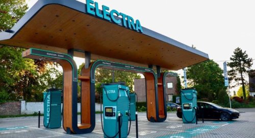 Electra invierte 1,5 millones en puntos de recarga en dos centros comerciales de Bogaris en Sevilla