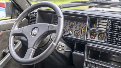 If you hate touchscreens in your car, these 5 dashboard gadgets are for you