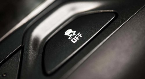 Tracción delantera o trasera en el coche: un experto aclara cuál de las dos ofrece un mayor control