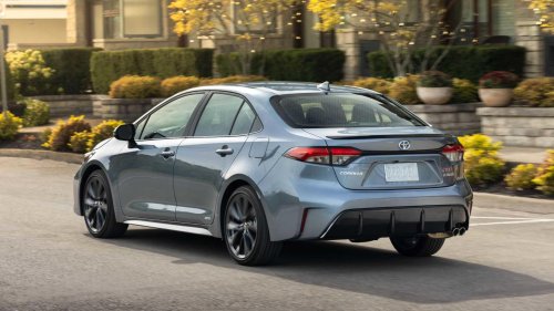 Toyota, Toyota Corolla, Toyota Prius vs. Toyota Corolla hybrid