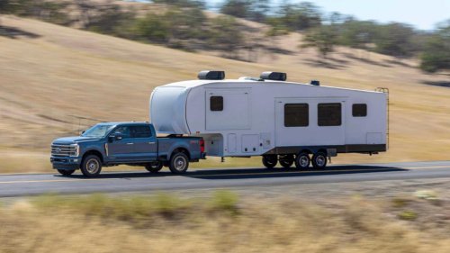 5 situations where SUVs outperform pickup trucks