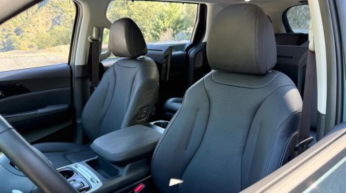 Kia's 2026 Carnival hybrid will change your mind on minivans