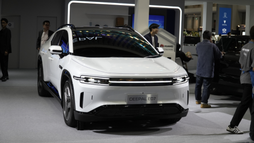 SUV, This electric SUV turns into a pickup truck at the press of a button