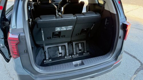 Kia's 2026 Carnival hybrid will change your mind on minivans