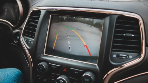 20 annoying things people hate about their cars