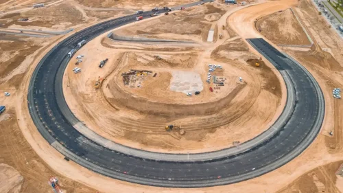 Avanzan las obras en el Circuito MadRing, que ya tiene asfaltada la curva La Monumental