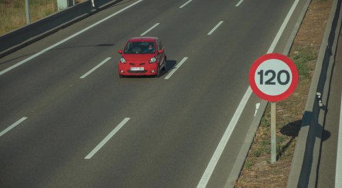 Citroën, Ojo, porque circular por el carril central también puede costarte una multa