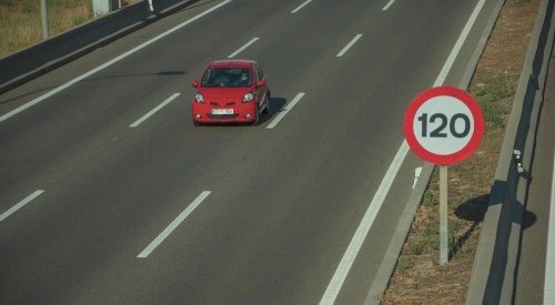 Citroën, Ojo, porque circular por el carril central también puede costarte una multa