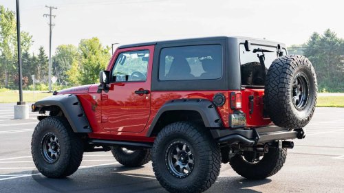 Only 2 SUVs left with a manual transmission in 2026