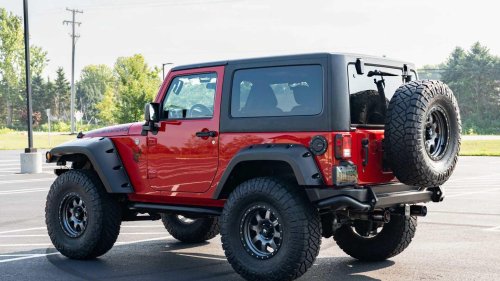 Only 2 SUVs left with a manual transmission in 2026