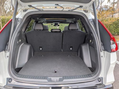 ホンダ「CR-V」の販売が4,000台に迫る勢い!どんな人が買っている?