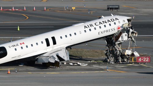 LaGuardia's runway warning system didn't activate before fatal crash because the firetruck didn't have a transponder