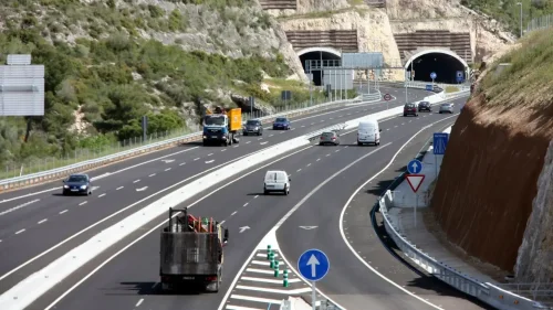 El Gobierno quiere bajar la velocidad que supone un delito excederla, tanto en vías urbanas como interurbanas