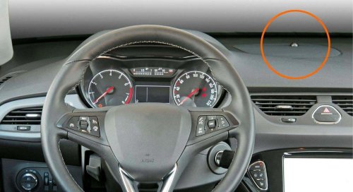 Parece un botón, pero si lo tocas no hace nada: este sensor en el salpicadero del coche es clave para el confort