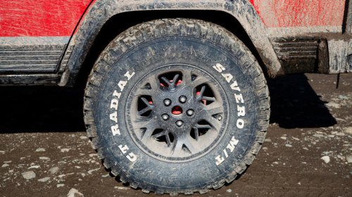 All-terrain vs mud-terrain vs rugged-terrain tires: What's the difference?