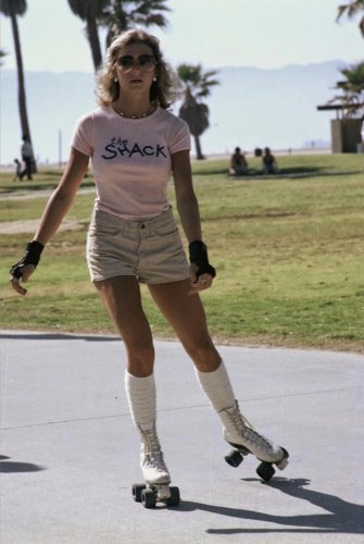 Photos of the '70s experience through cars and culture