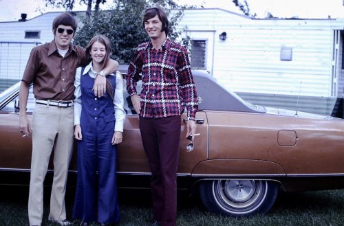Photos of the '70s experience through cars and culture