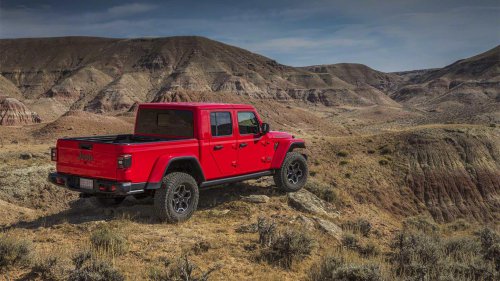 A 2020 Jeep Gladiator is much cheaper than a new Toyota Tacoma