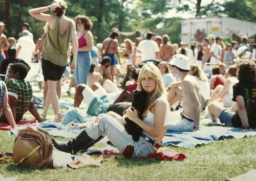 Photos of the '70s experience through cars and culture