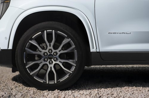 I drove the 2026 GMC Acadia Denali Ultimate AWD. This is my honest review