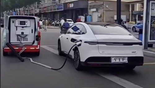 ¿Sin batería en un coche eléctrico? Así lo soluciona un servicio cada vez más popular en China