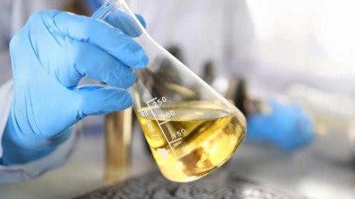 0W-8 engine oil: What cars use it and why is it so expensive?