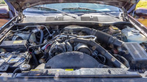 Jeep's flagship SUV from the '90s had the most amazing interior and costs less than $10k today