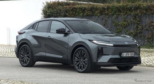 トヨタのEV最長の航続607km、『C-HR+』欧州納車開始…SUVクーペデザイン
