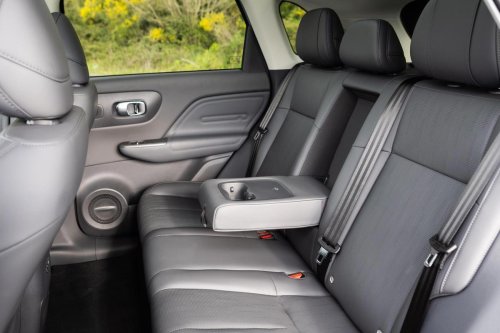 Leapmotor ofrece una nueva versión híbrida con autonomía extendida en el B10 REEV