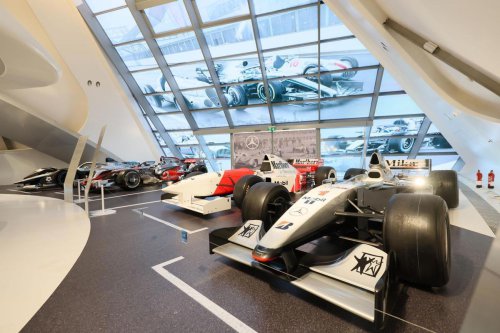 El museo de Mercedes-Benz en Stuttgart llega a Zaragoza