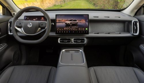 Leapmotor ofrece una nueva versión híbrida con autonomía extendida en el B10 REEV