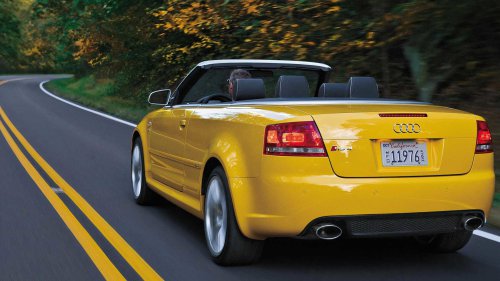 The last of its kind: Ford Mustang V8 convertible manual