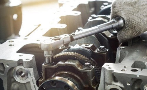 The Best Torque Wrenches Properly Tighten Your Nuts and Bolts