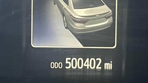 Toyota, Toyota Camry, A 2016 Toyota Camry just hit 500,000 miles and its original engine is still going