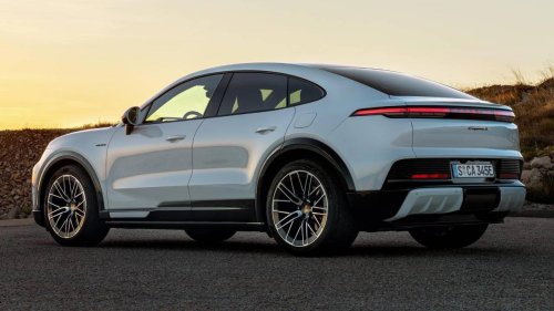 Porsche, Porsche Taycan, Porsche para la producción del Taycan y lanza una señal preocupante sobre los eléctricos de lujo