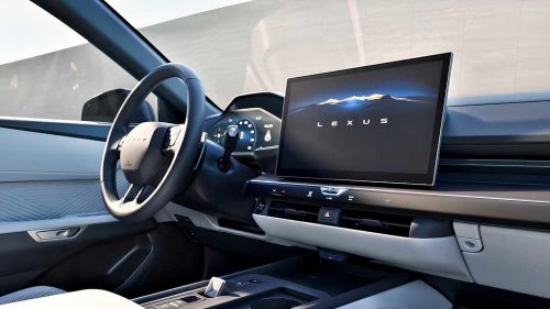 Lexus, Lexus ES, Lexus ES 350h: Luxury, efficiency, and controversial design