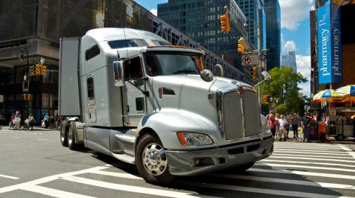 Truck drivers say these are your most annoying driving habits