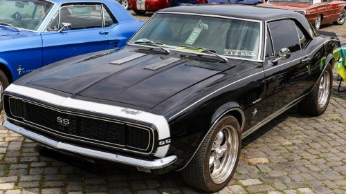 Muscle Cars, 12 muscle cars from the late 1960s that proved power sold everything