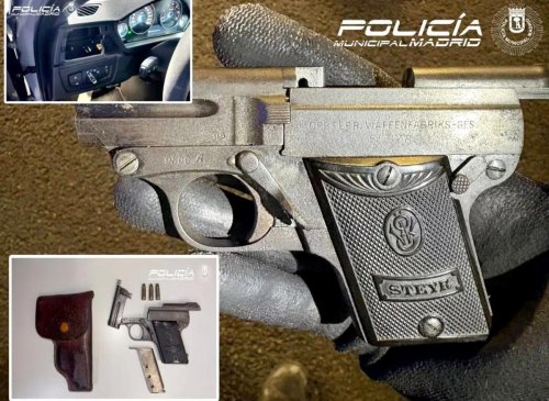 Detenido por la Policía un conductor por esconder una pistola cargada en la rejilla de ventilación